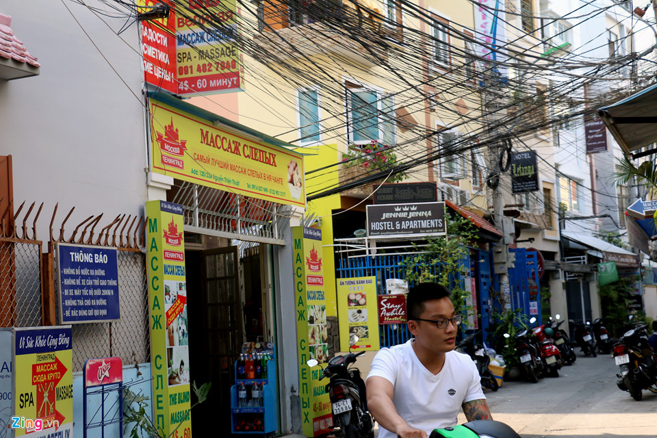 Đến Nha Trang mà ngỡ như đang ở phố Tàu, nước Nga